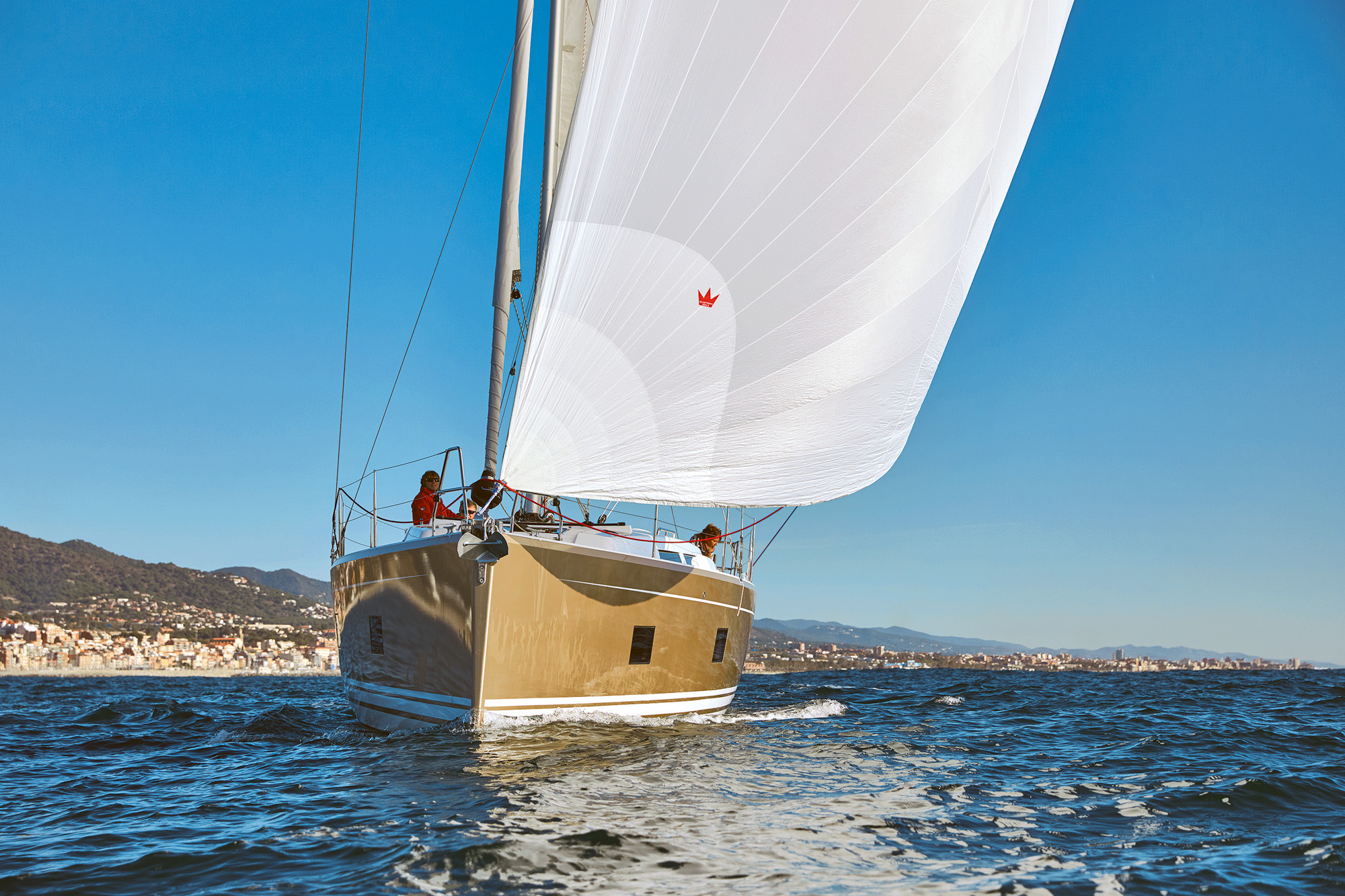 Hanse 418: Schneller, komfortabler und luxuriöser – Fahrtenyacht