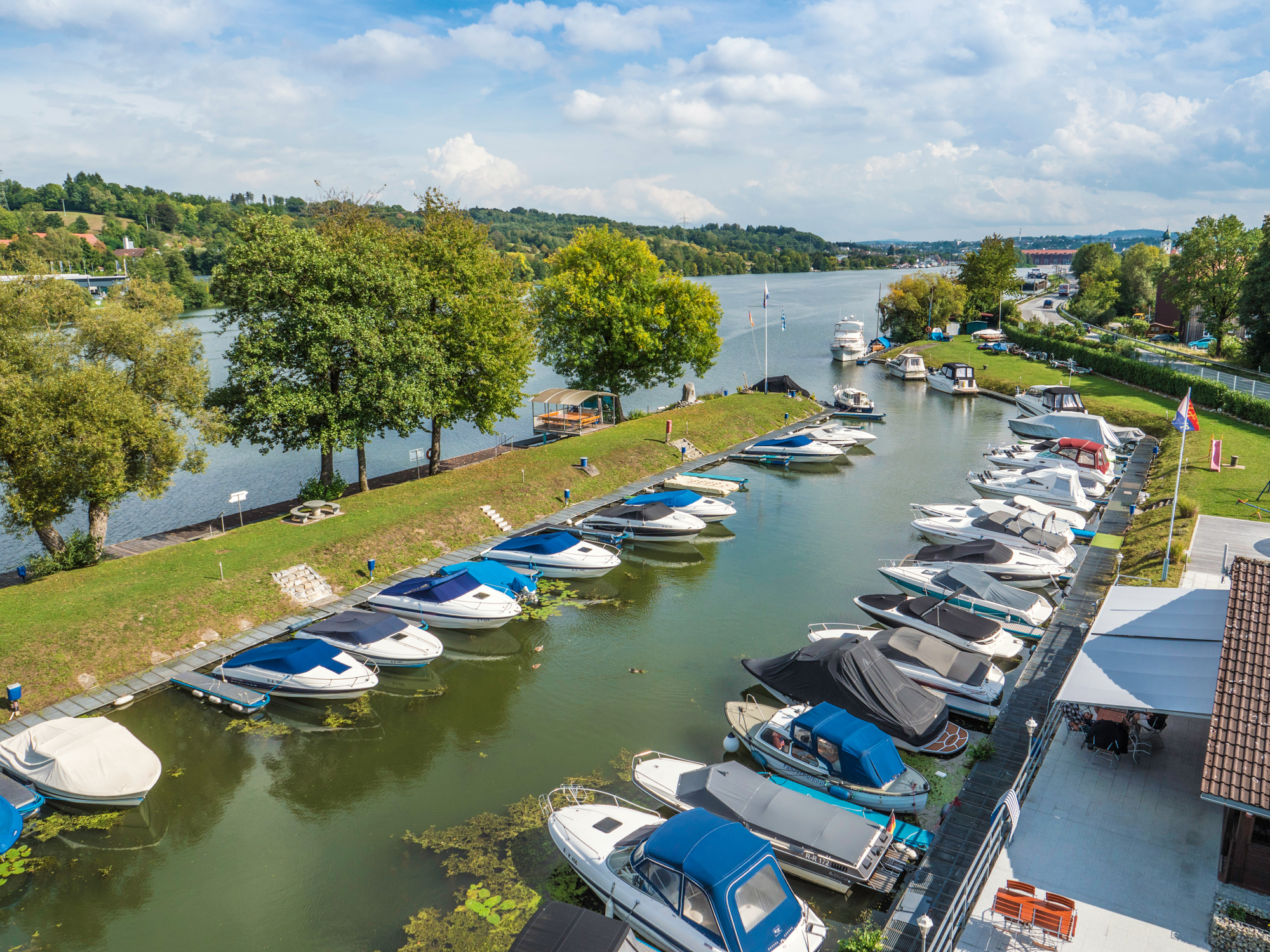 Boot mit Auto und Anhänger “gewassert” - V+ 