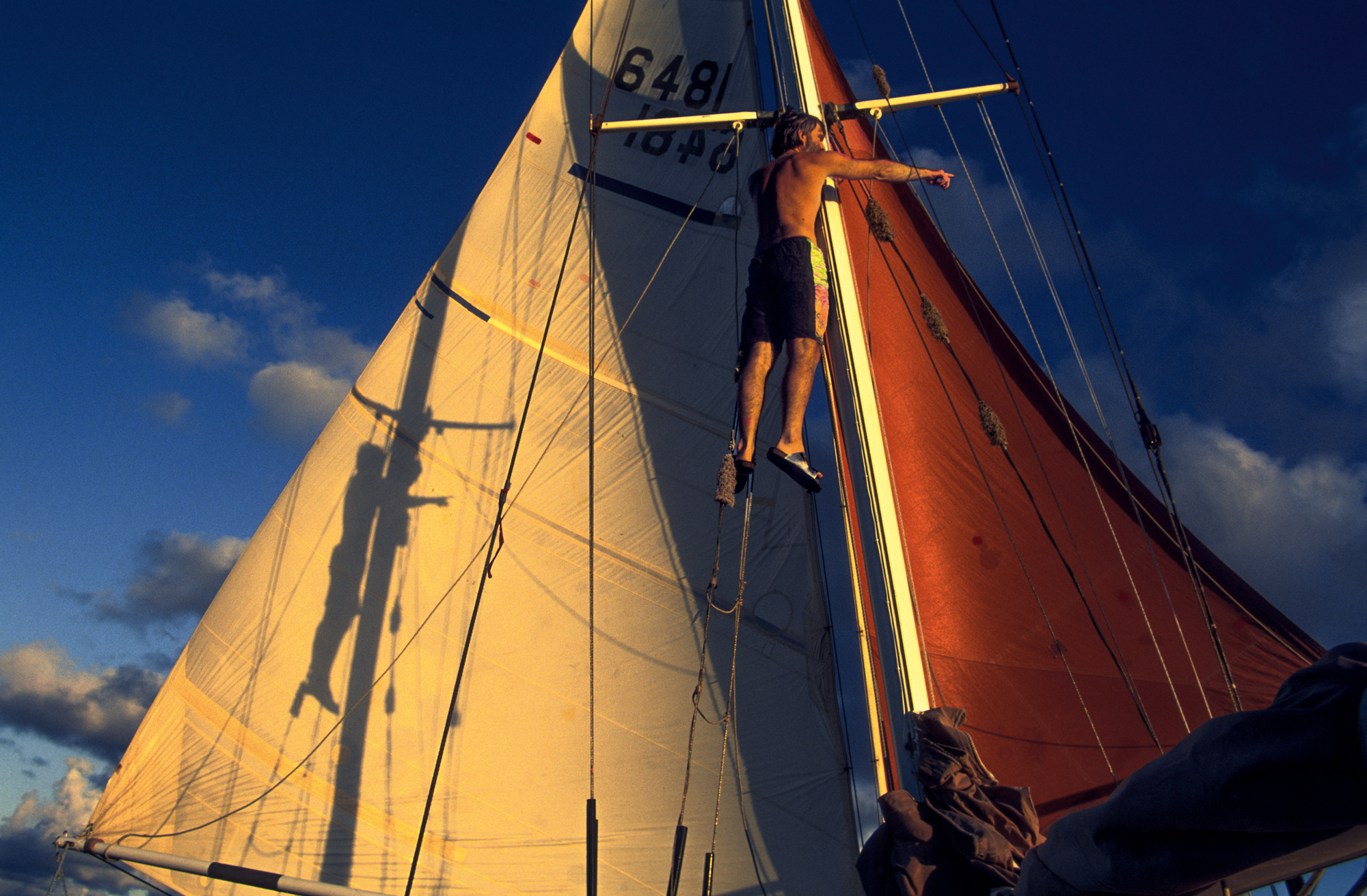 希少　Around the World in Wanderer III Wanderer III's owners talk about sailing a classic wooden