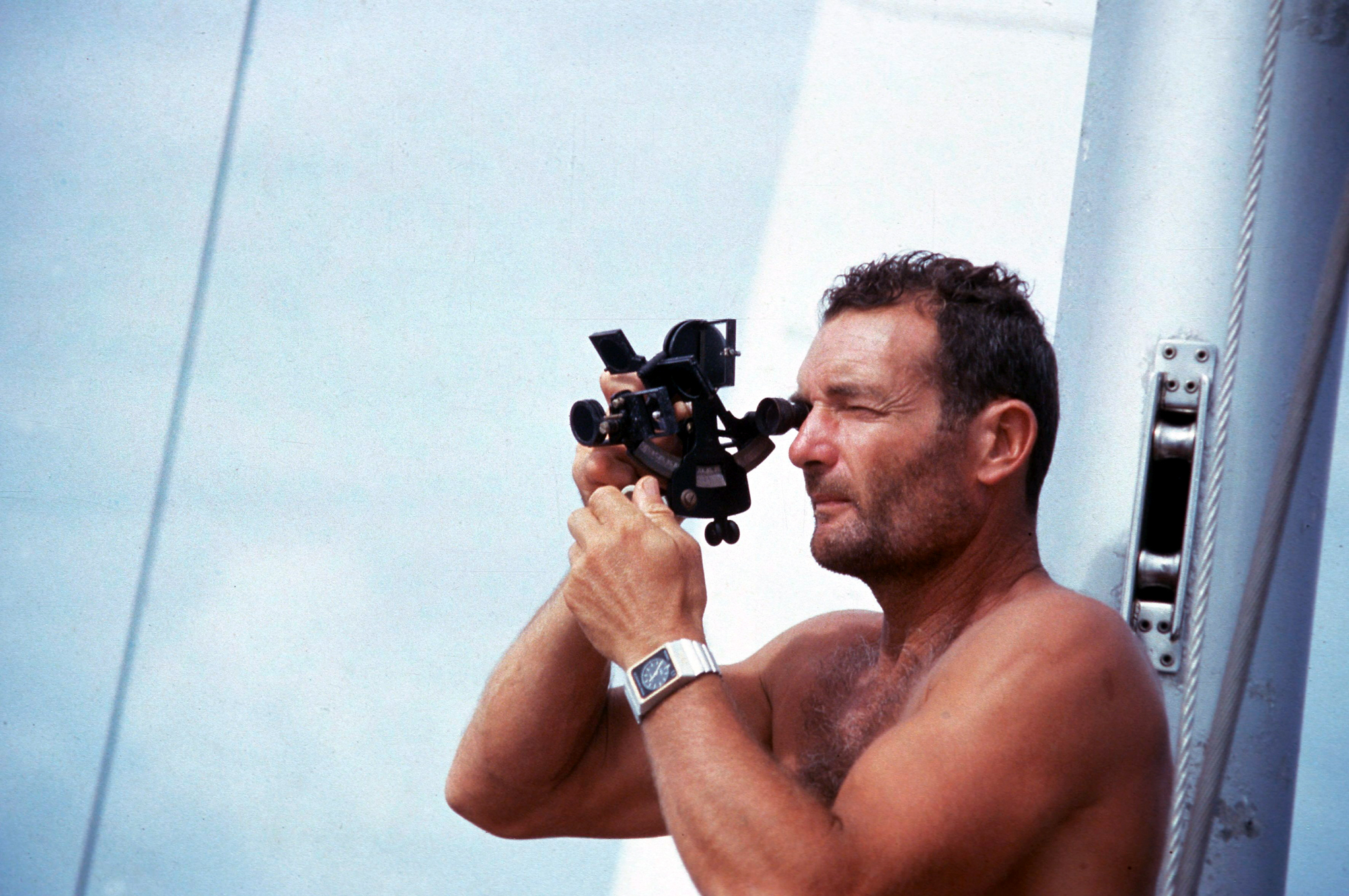 Photo De Presse Originale Eric Tabarly – Format 13x18 Cm – Document Vintage
