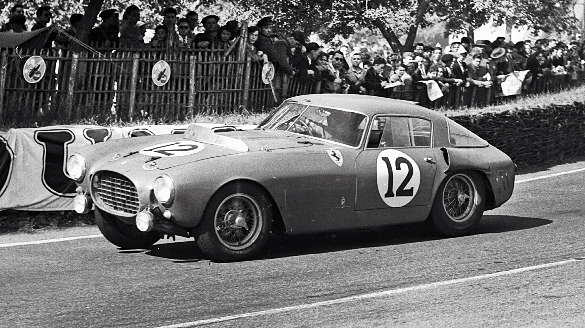 Classic: Ferrari engine in high-quality restored three-point