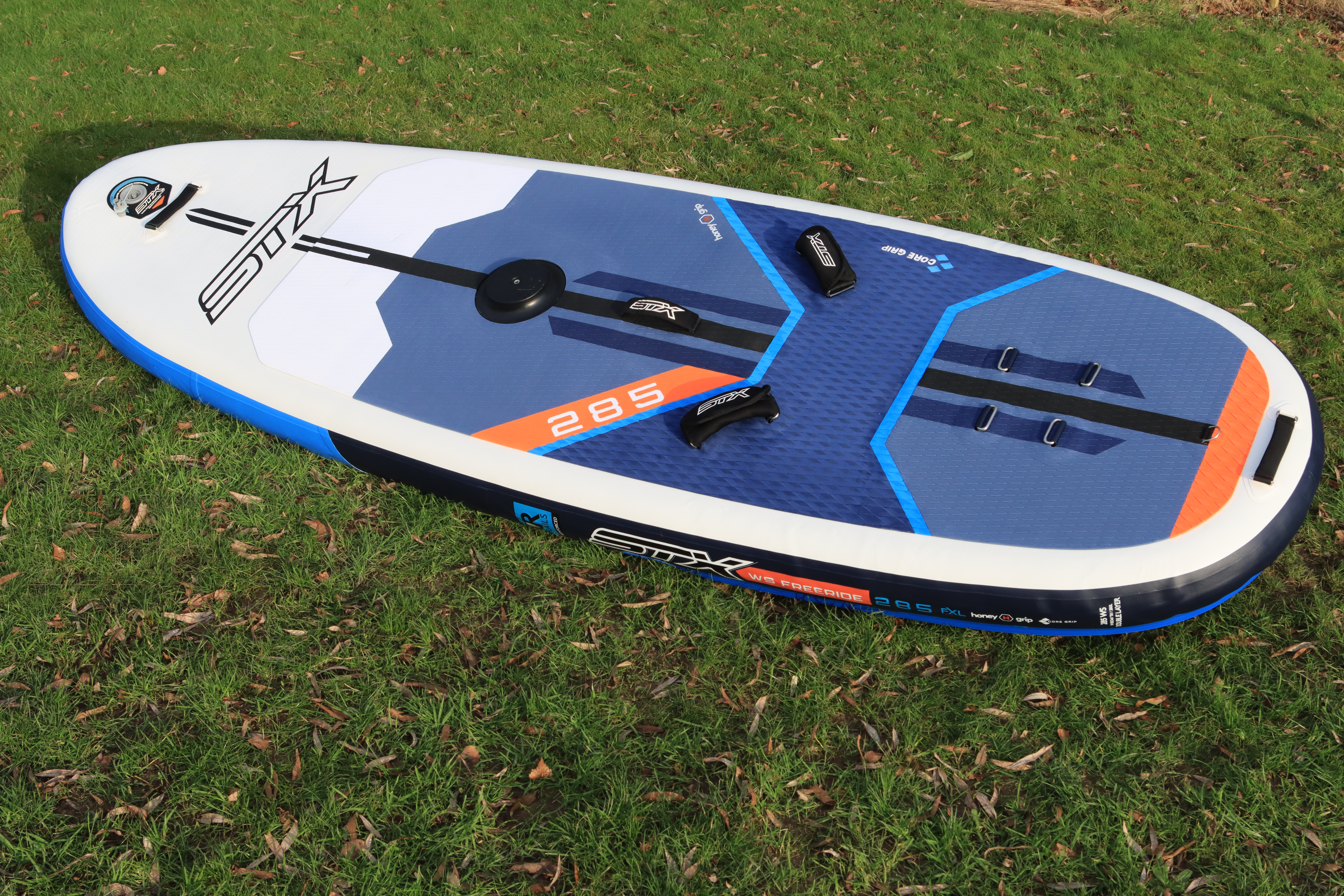 WindSUP: Preiswertes Familienboard - das STX iWindsurf RS 285 im 