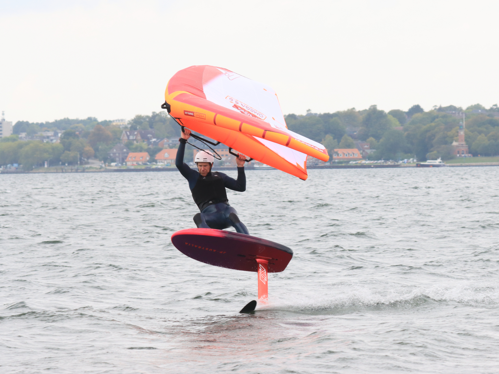 Foils: High speed, mega glide - the Axis ART V2 on test | SURF Foils: High speed, mega glide - the Axis ART V2 on test | SURF