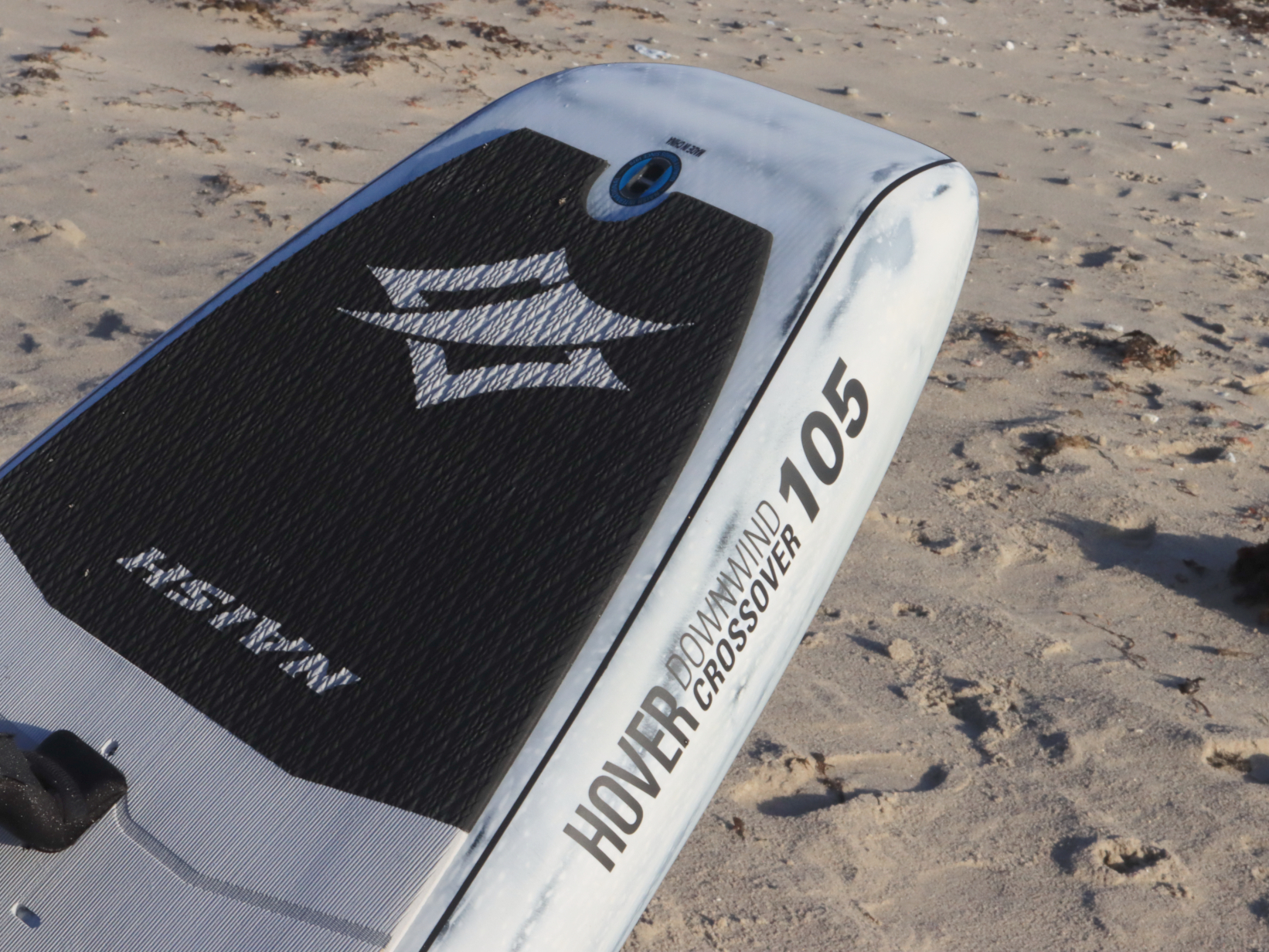 Mid-length wingboard: The Naish Hover Downwind Crossover in test 