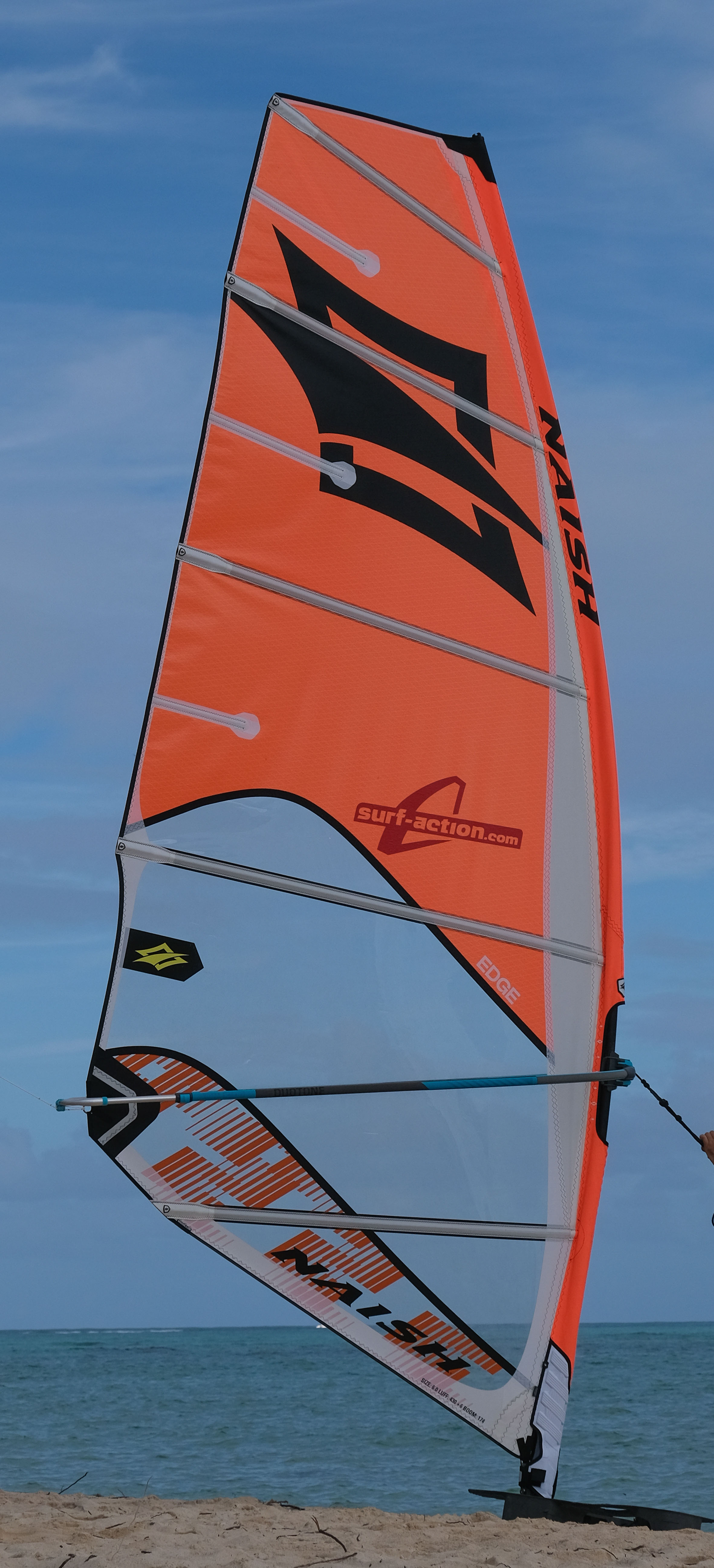 Freemoving sail 2025: Naish Edge in the surf test | SURF