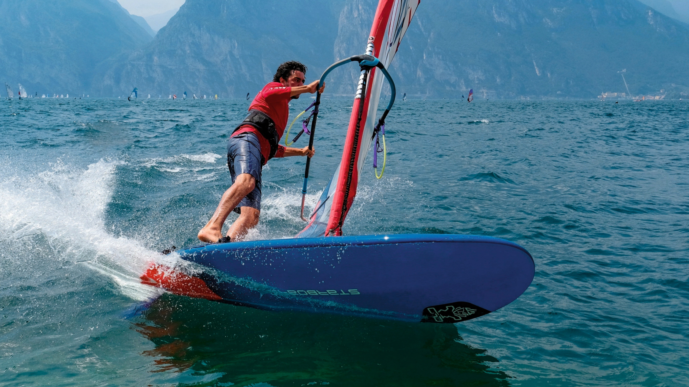 Early glider: Starboard Carve 169 in test - Freerider XXL | SURF