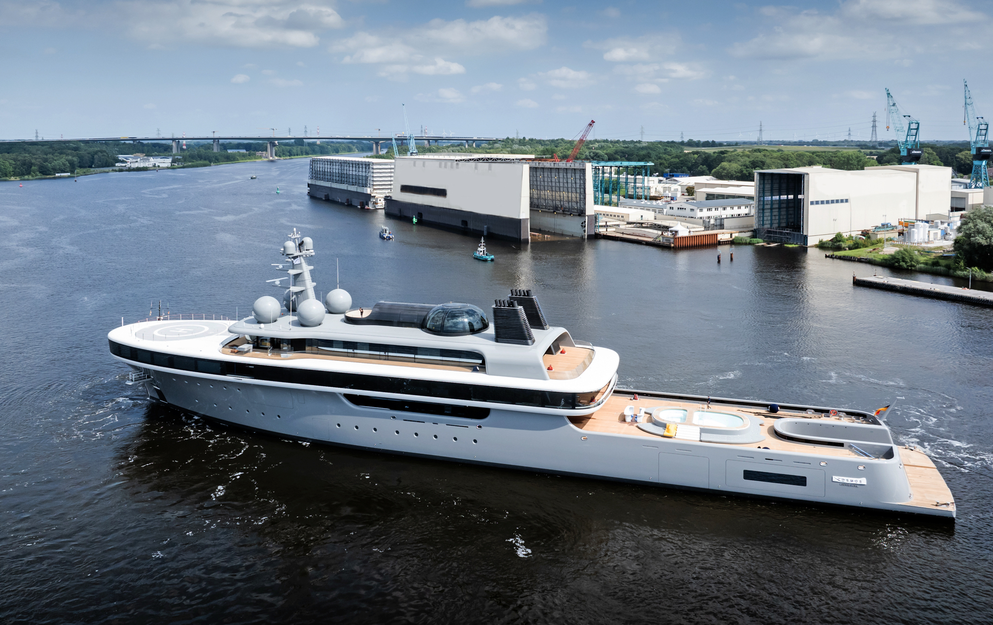 COSMOS: Lürssen launches 114 metres with methanol fuel cells