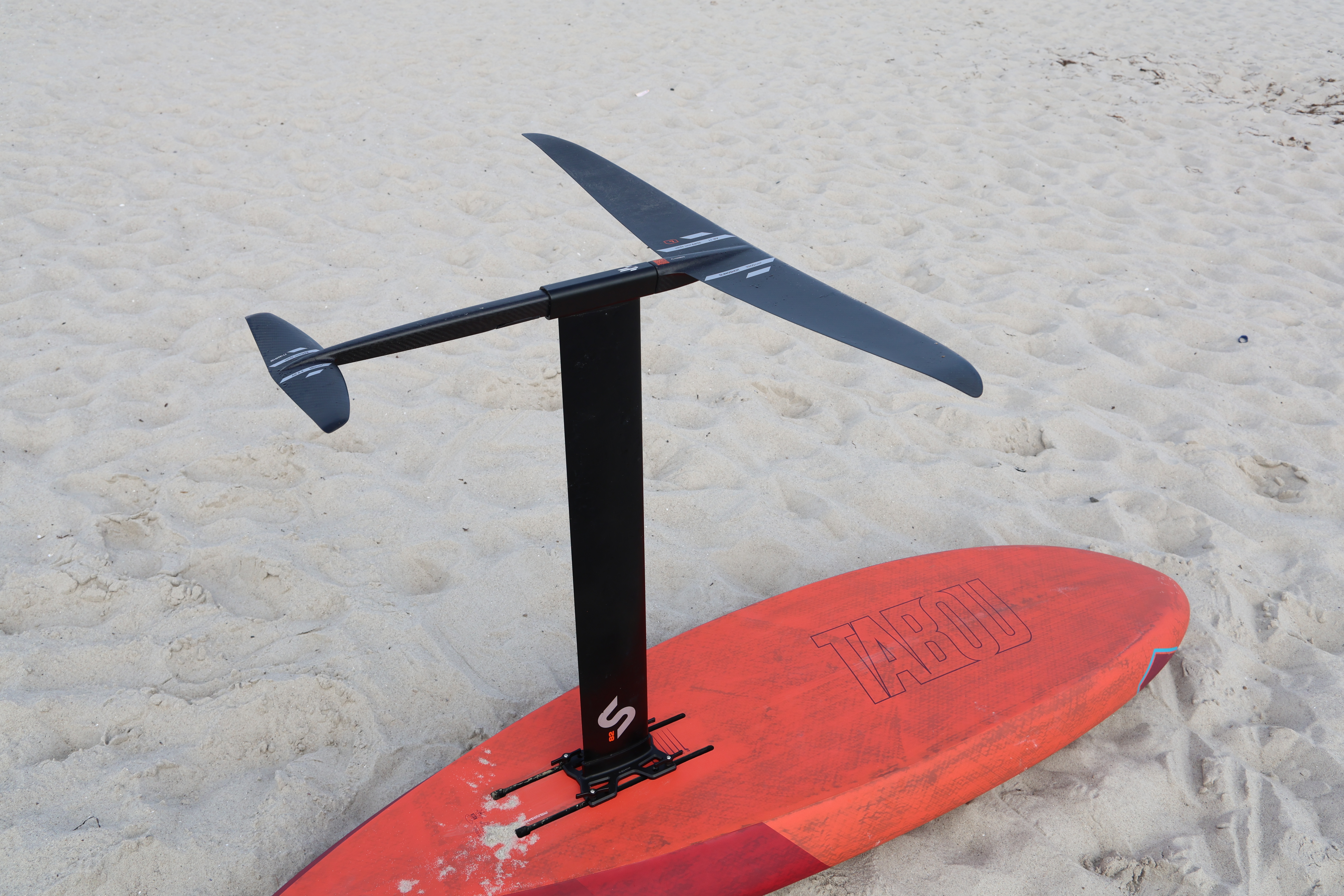 Foils 2025: For downwind fans! The Slingshot Flow Foil in the test