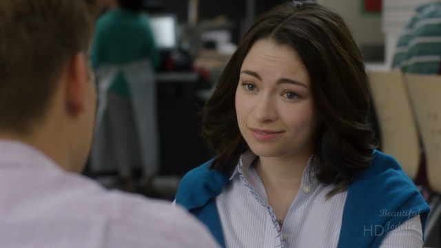 Screencaps of Jodelle Ferland in movie Bigger Fatter Lia