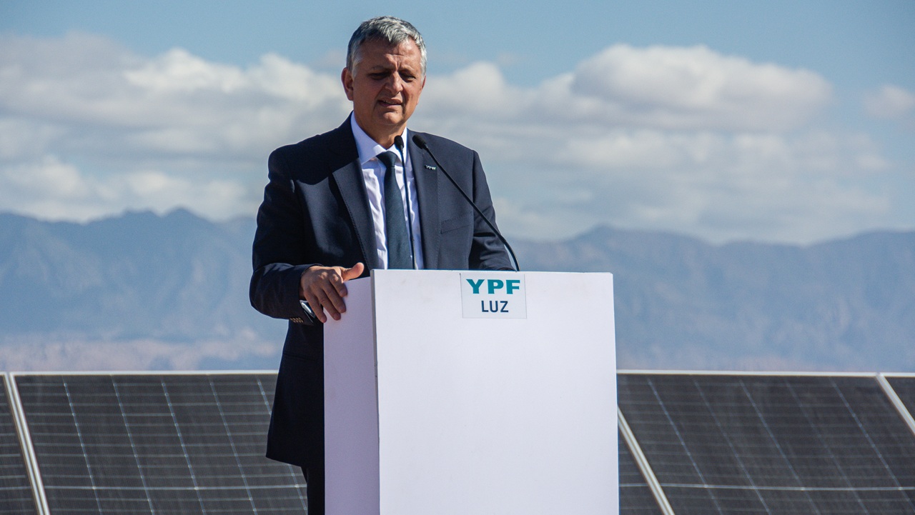 YPF Luz inaugurated El Quemado, the largest solar park in Argentina - Energía Estratégica thumbnail