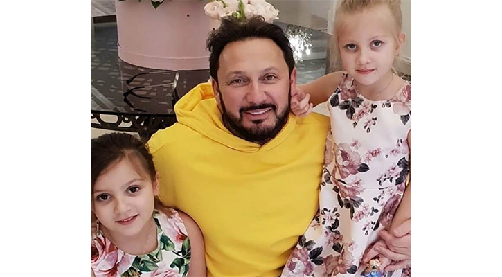 Стас Михайлов Инна Михайлова Жена обнимают отца
