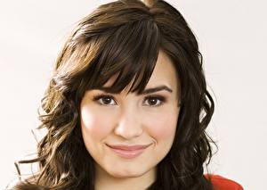 Фотографии Demi Lovato Глаза Лицо Смотрит Улыбка Брюнетка Волосы