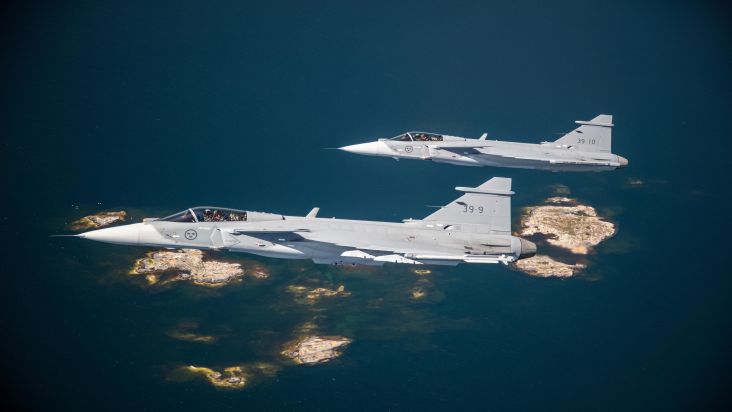 Gripen_E_[two_ship]-Gripen_E_EK_2170-.jpg