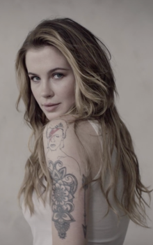 Ireland Baldwin for True Religion.png