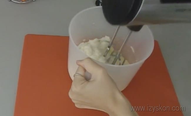 Приготовьте самый вкусный крем для торта Наполеон по этому рецепту.