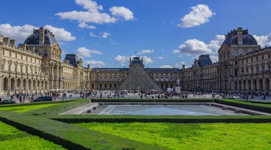 Photo of Louvre
