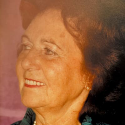 Stefanie Klari