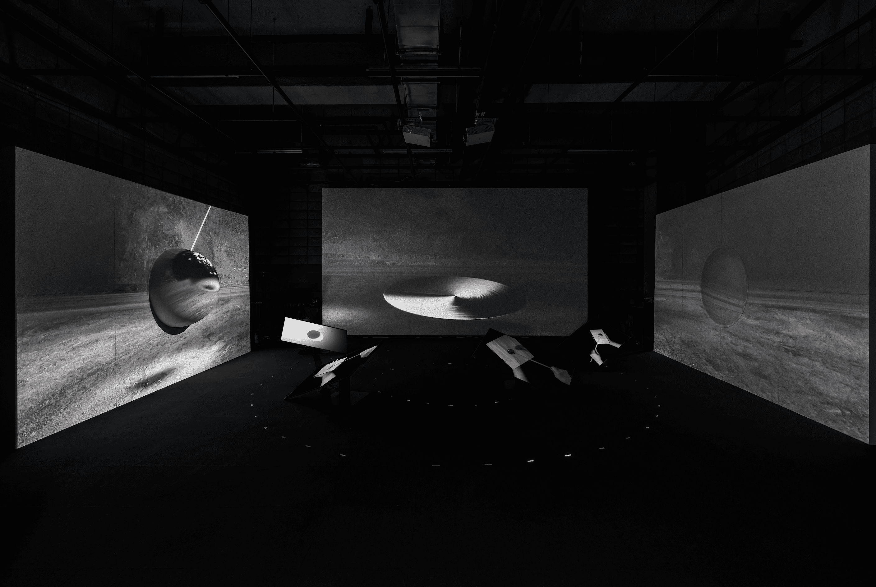 2.‘우연히, Phasing’, projection mapping, 2022