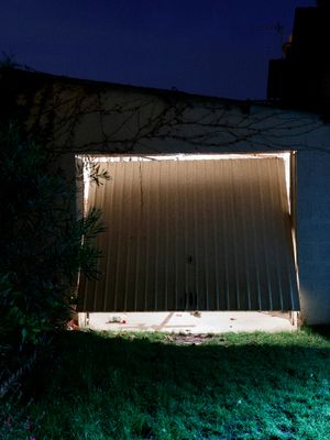 7pm, garage,outside, white,blue,green,black