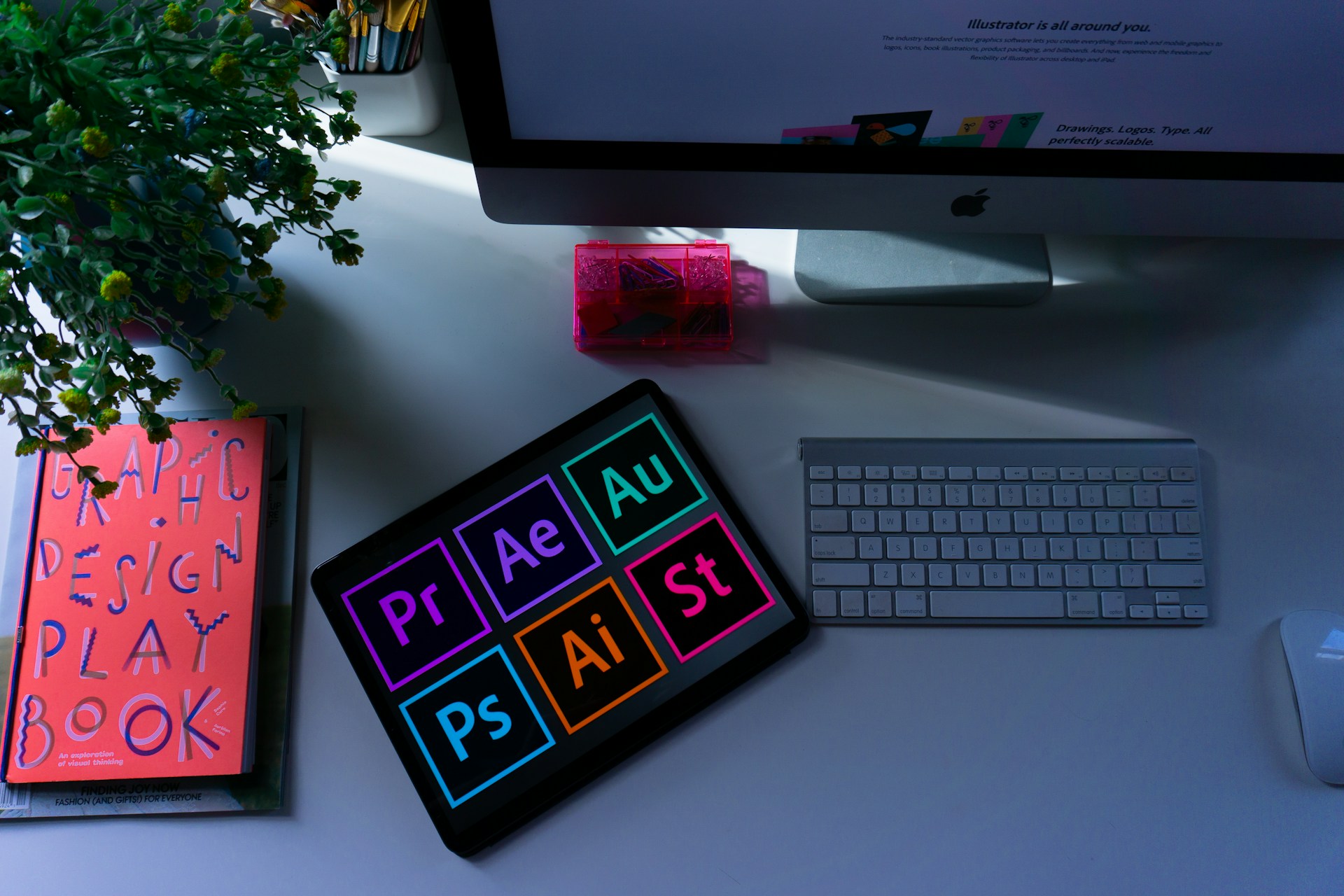 BRAND IDENTITY & GRAPHIC SYSTEMS
