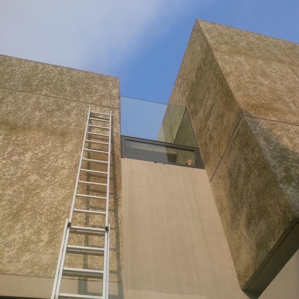 High-Elevation Structural Glass Link