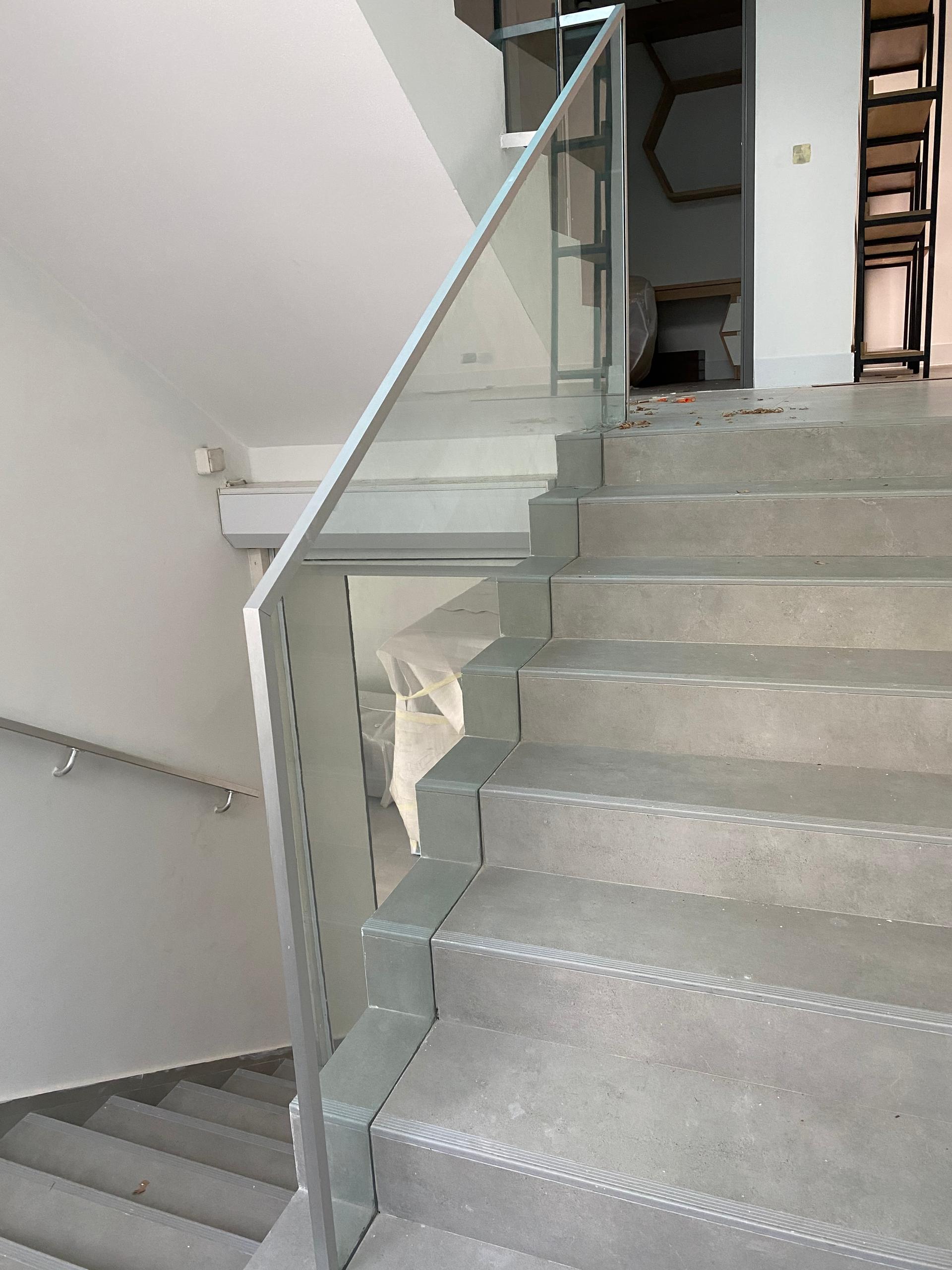 Contemporary Aluminum-Framed Glass Staircase Railing