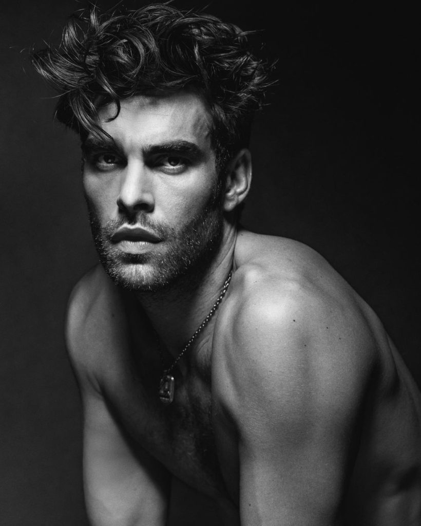 Манекенщик Jon Kortajarena