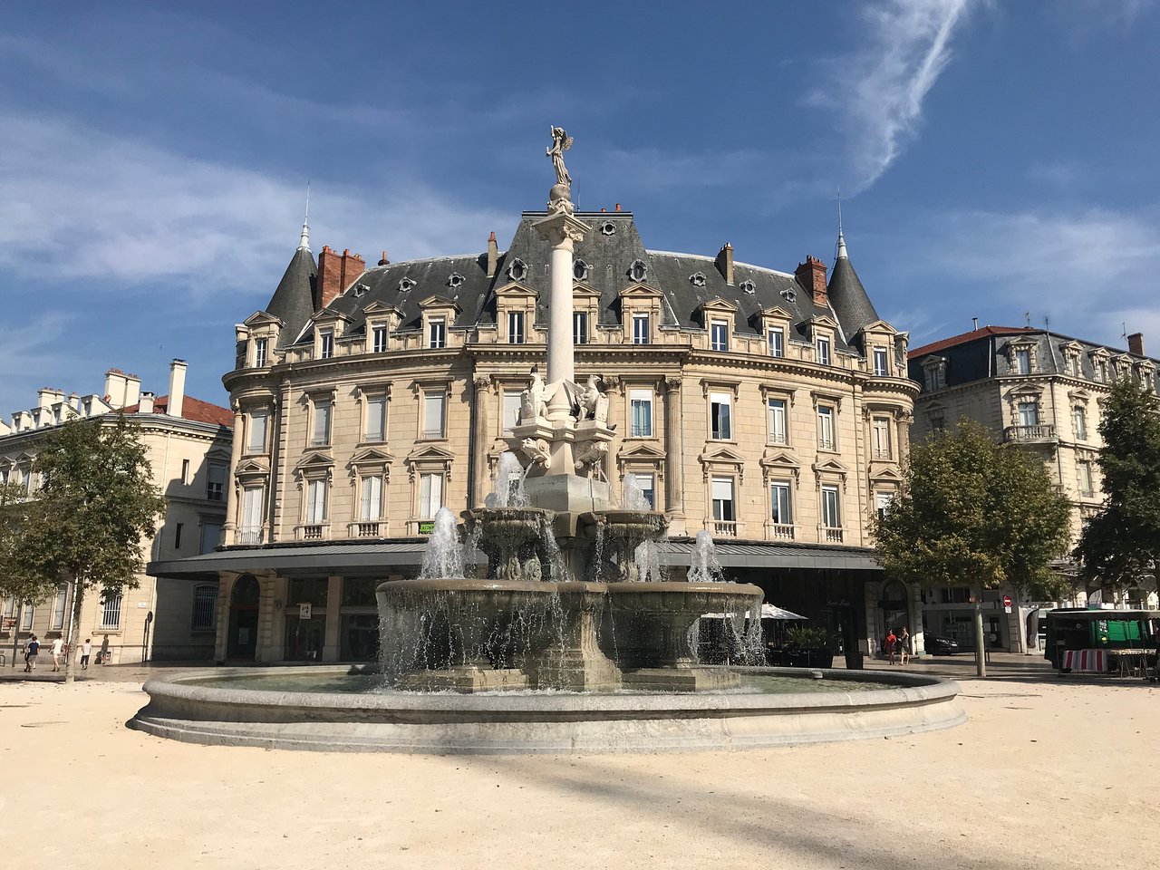 Fontaine Monumentale (Valence) : 2020 Ce qu'il faut savoir pour votre visite - Tripadvisor