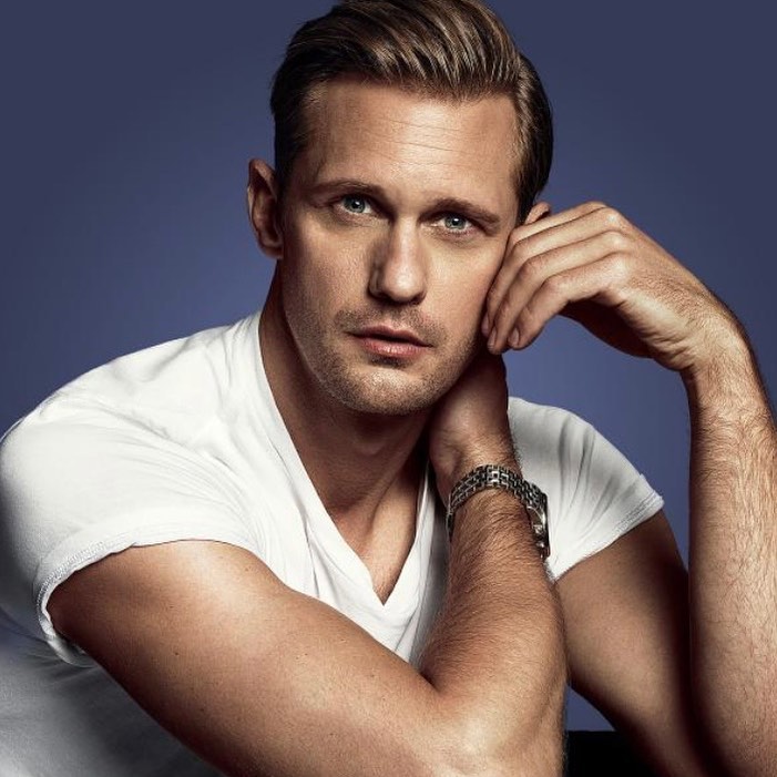 Тарзан. Легендаp>Шведский актер Александр Скарсгард (Alexander Skarsgard) наиболее известен в мировом кино по его роли Эрика Нортмана в вампирском телесериале «Настоящая кровь», а также по участию в таких фильмах, как «Морской бой», «Тарзан.Легенда», «Соломенные псы» и «Годзилла против Конга». Киноактер имеет интересную биографию, яркую личную жизнь и стоял в романтических отношениях  с актрисой Кейт Босуорт. Сейчас его дамой сердца является оскароносная киноактриса Шарлиз Терон.</p><p>Содержание:</p>  <figure><img alt=