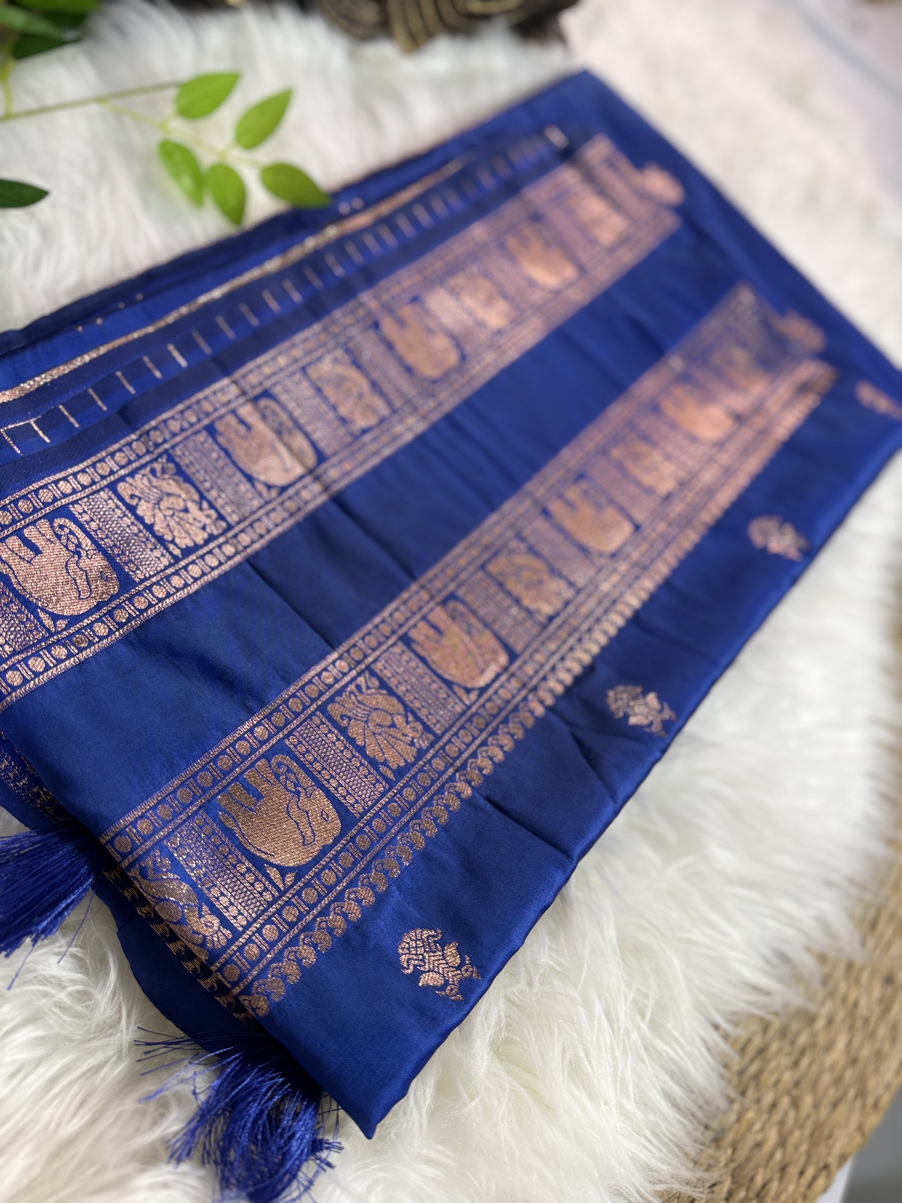 ELEPHANT BORDER SUGUDISAREE BLUE