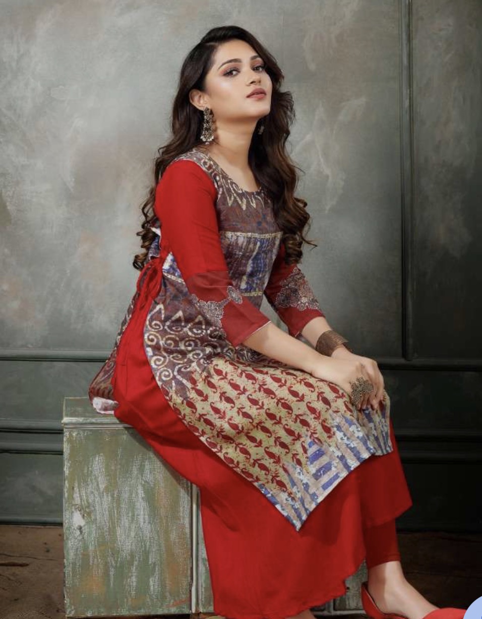 Trisha - Red