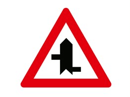 Ana Yol Tali Yol Kavşağı Levhası T-22d levhası fotoğrafı Ana Yol Tali Yol Kavşağı Levhası T-22d levhası fotoğrafı