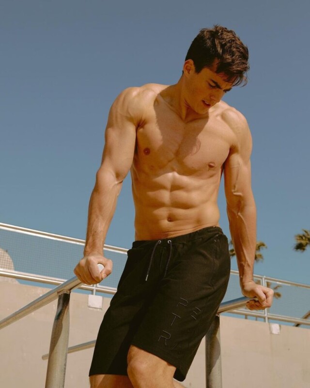 @pietroboselli (Италия, 33 года)