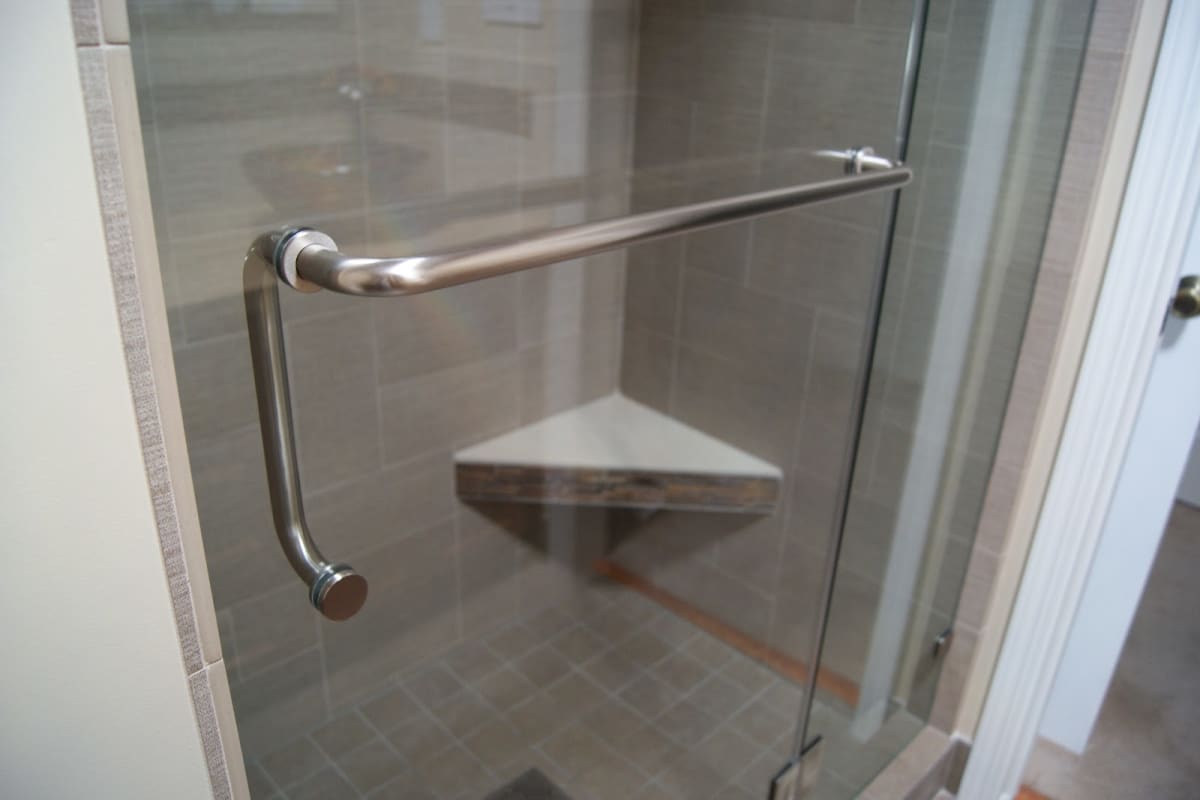 Towel bar