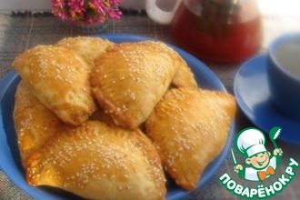 Рецепт: Закусочные пирожки с сырной начинкой
