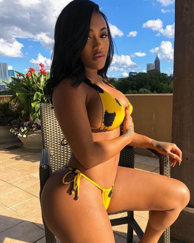 Лира Мерсер (@lira_galore)