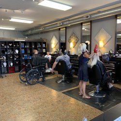 17 Jewels Salon