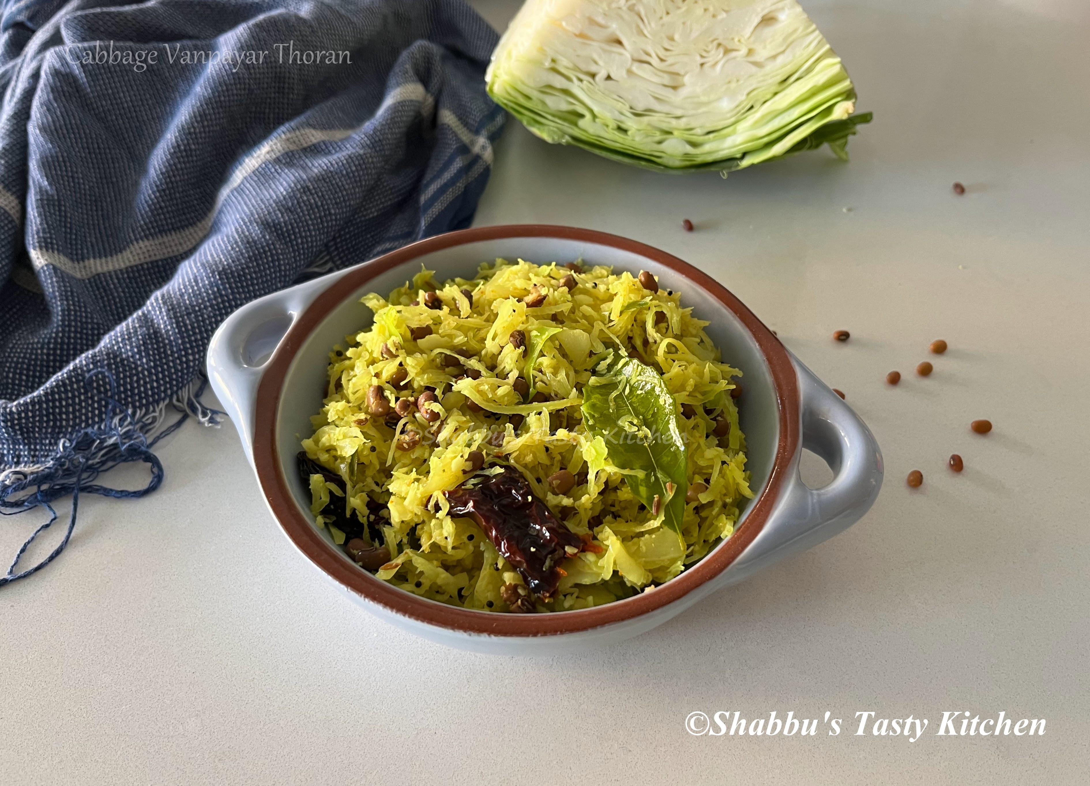 Cabbage Thoran / Poriyal Recipe - Cabbage Thoran Recipe