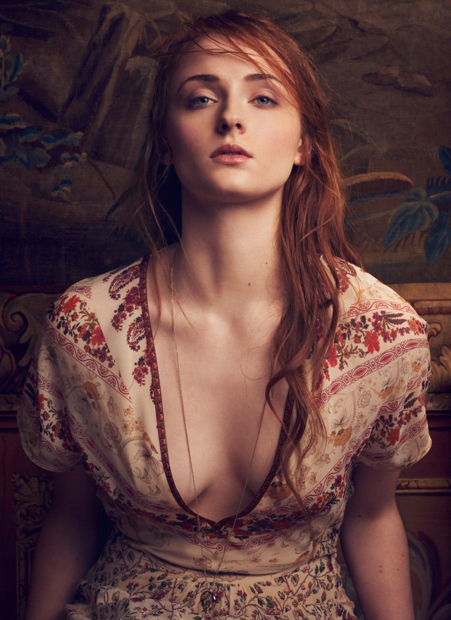 Sophie Turner Sexy Eyes