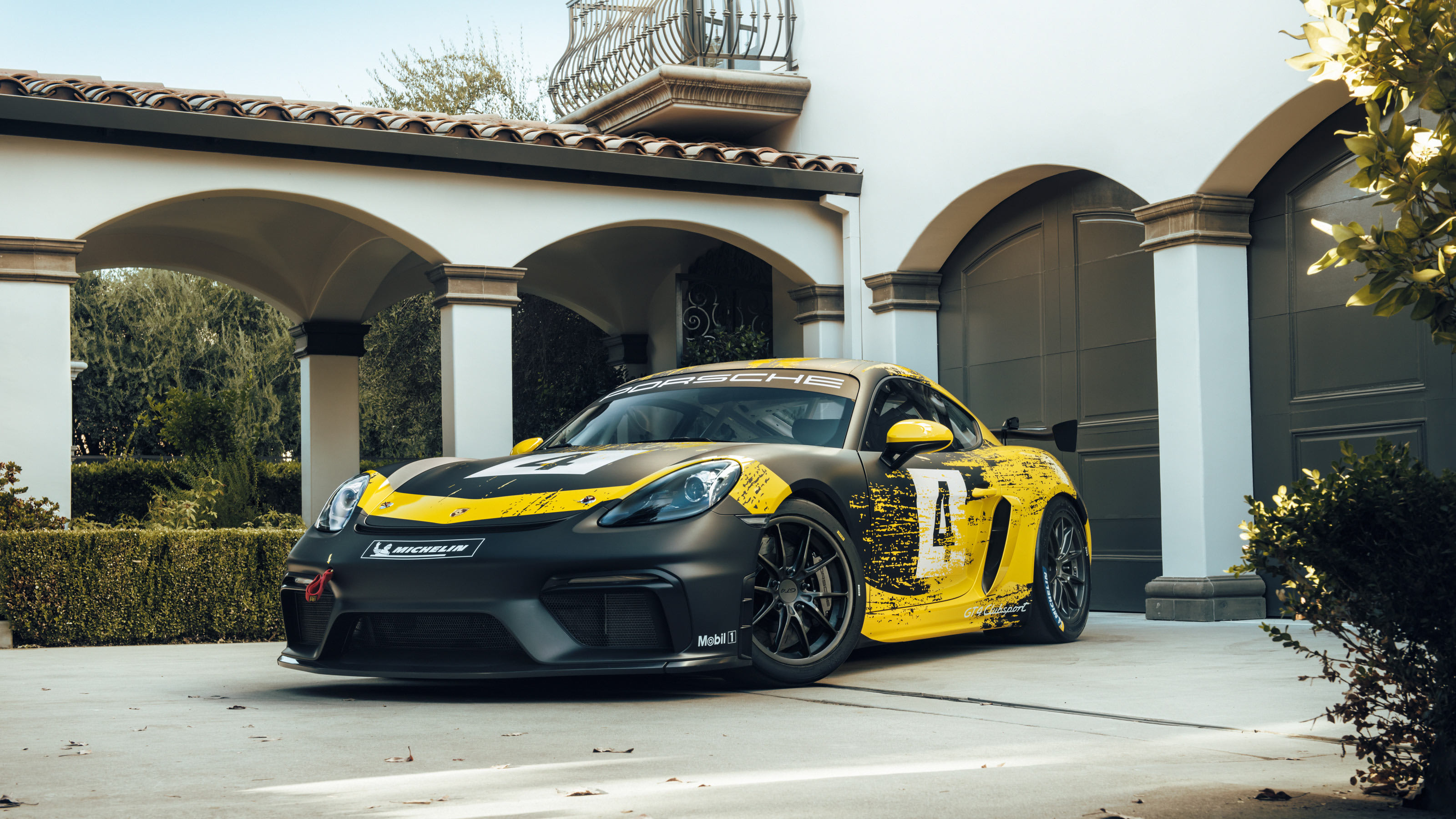 1/43 Porsche Cayman GT4 Clubsport テストカー Minichamps 1:43 Porsche 718 Cayman GT4 RS 2022 アーク