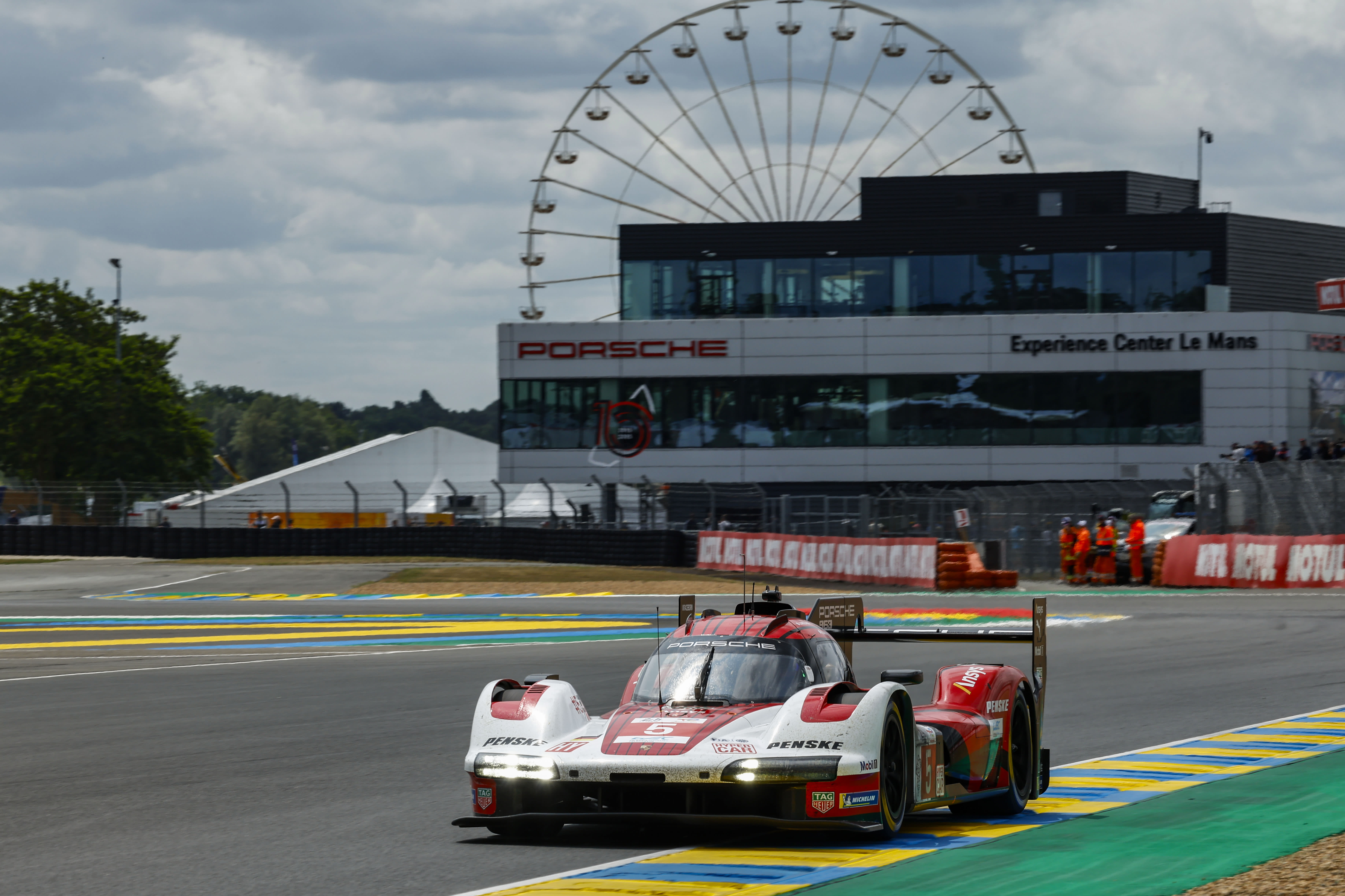 Affiche Officielle 24 Heures Du Mans 2025 - Porsche 911 GT3 R Manthey