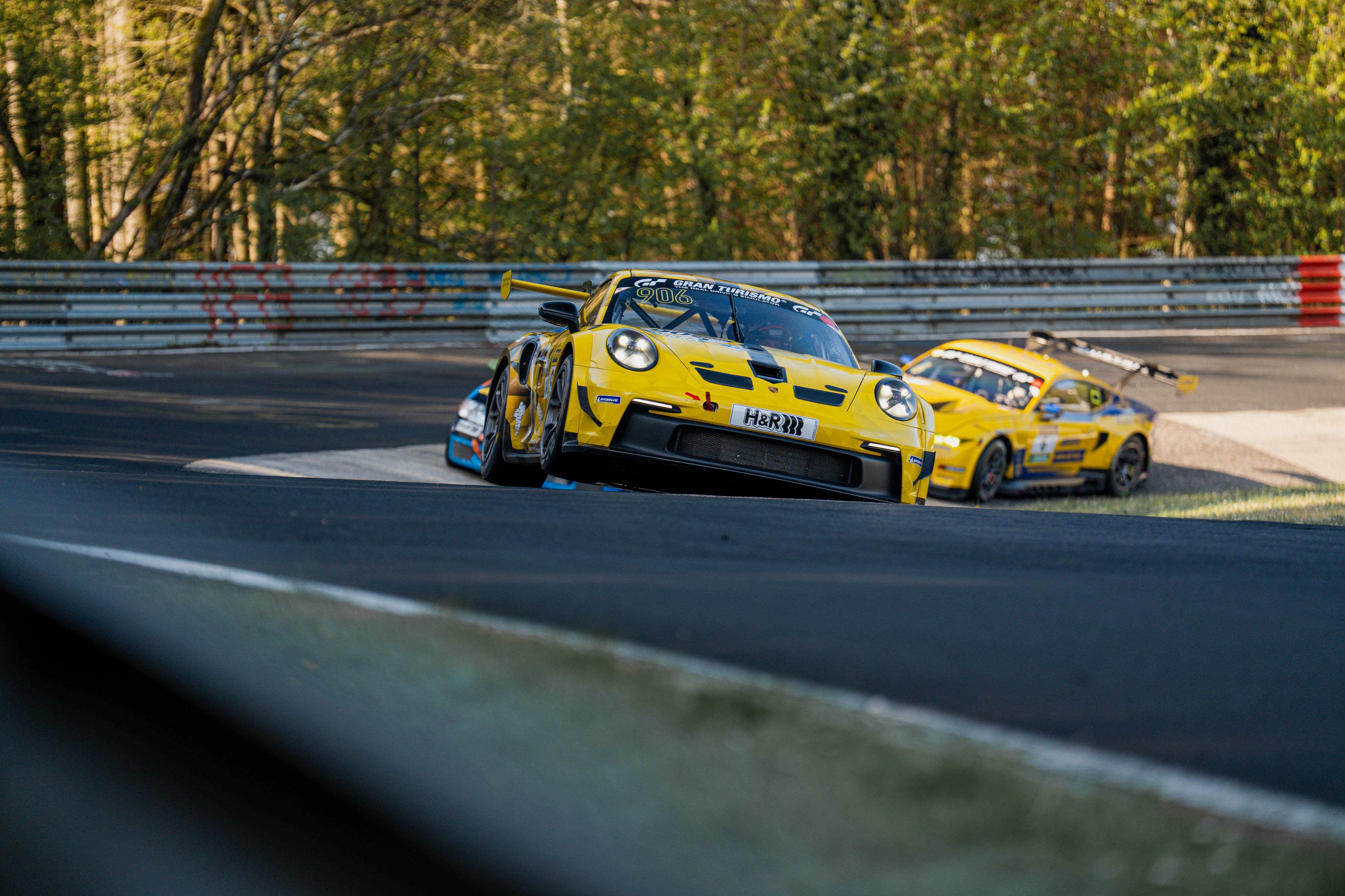 Porsche Motorsport #Raceborn