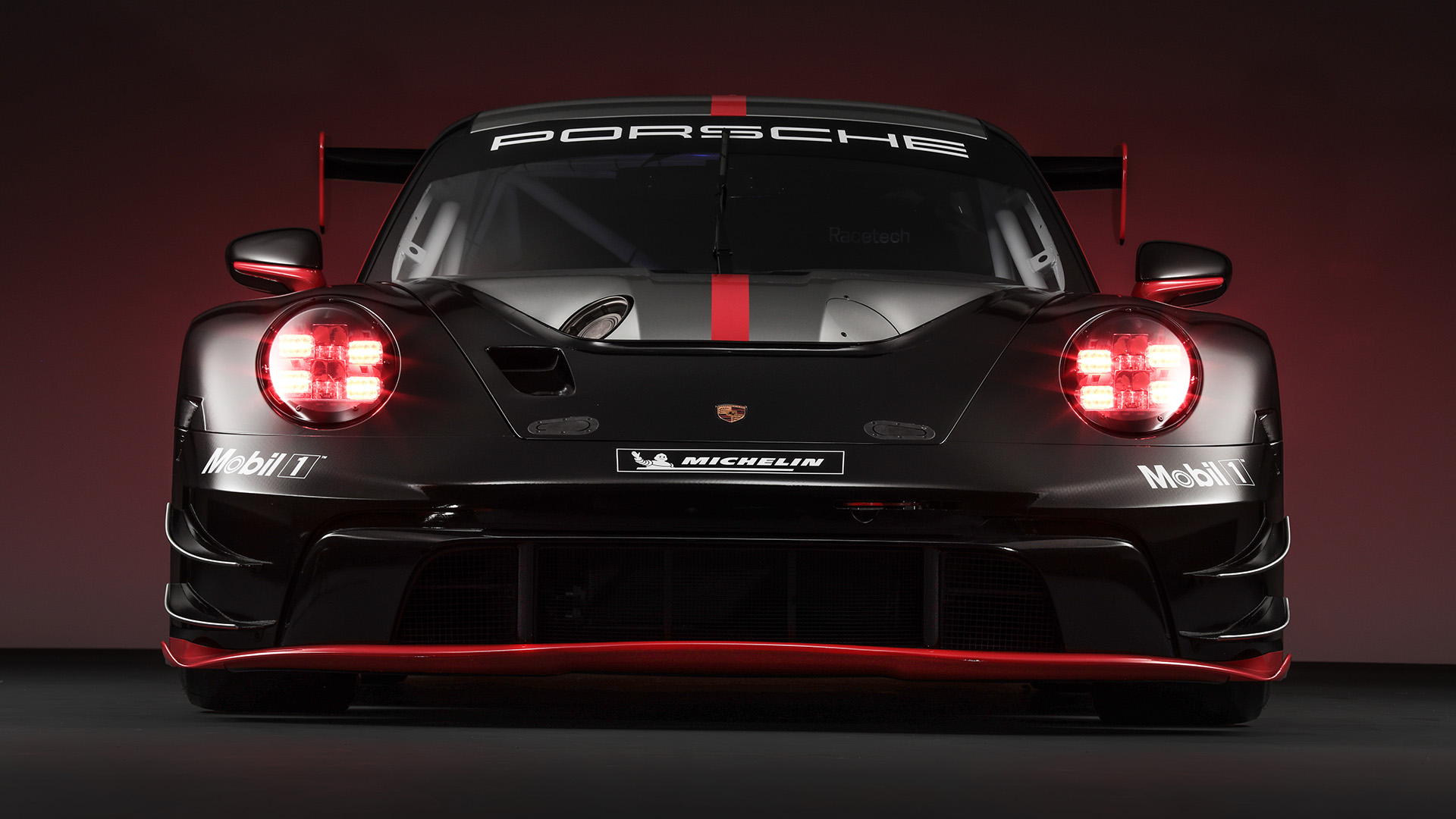 911_GT3_R_Gallery_01_ji0plf.jpg