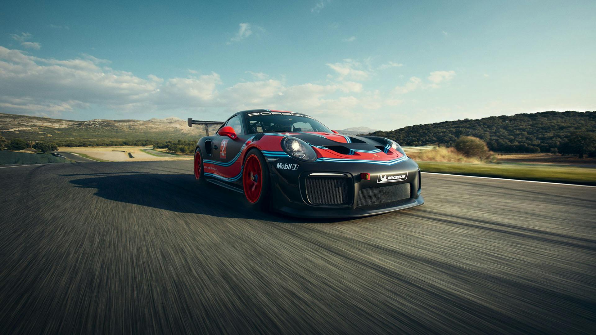 Porsche GT2RS カタログ Porsche 911 GT2 RS poised for searing 750bhp comeback | Autocar