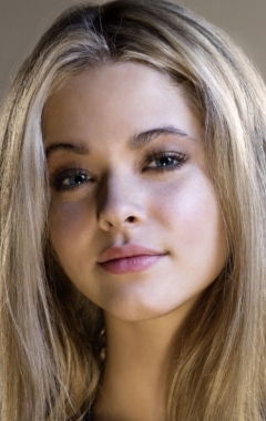 Саша Питерс (Sasha Pieterse)