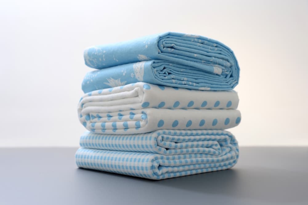 Look for proper baby sheet material