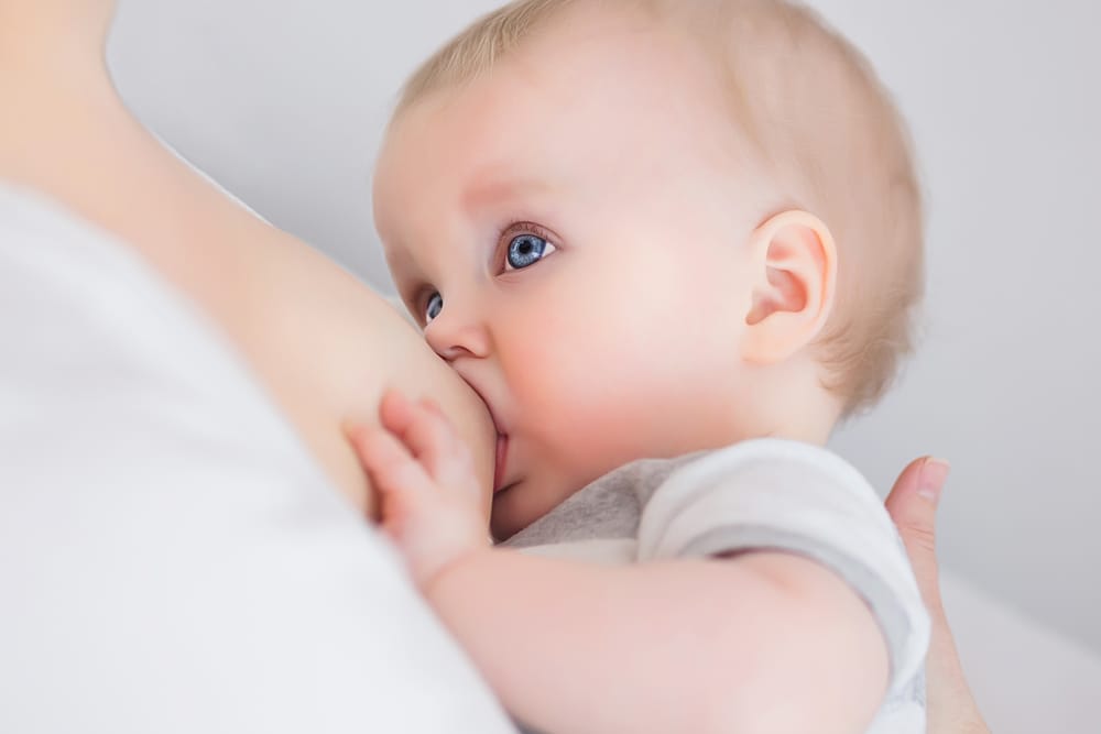 Baby can't sleep because of hungry or had an unbalanced diet
