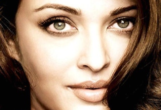 Discover more about the eye colour of this Indian actress. bollywood-actress-aishwarya-rai-bachchan-green-eyes-photo