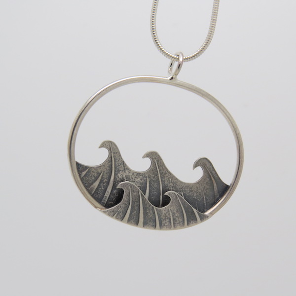 small oval wave pendant