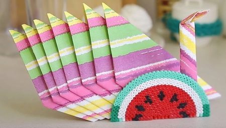 Как красиво сложить бумажные салфетки на праздничный стол?